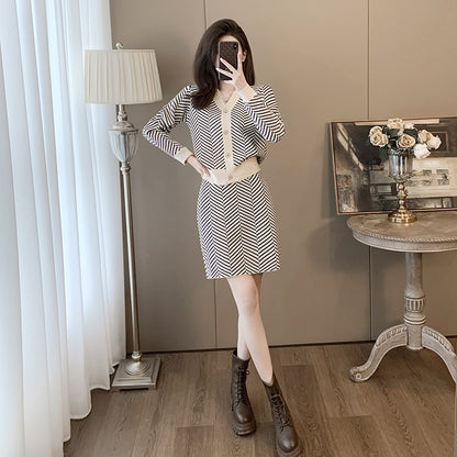 Paris Style Casual Suit, Cardigan & Skirt Two-Piece Set, Ivory & Navy Herringbone Pattern Knit Outfit F/W