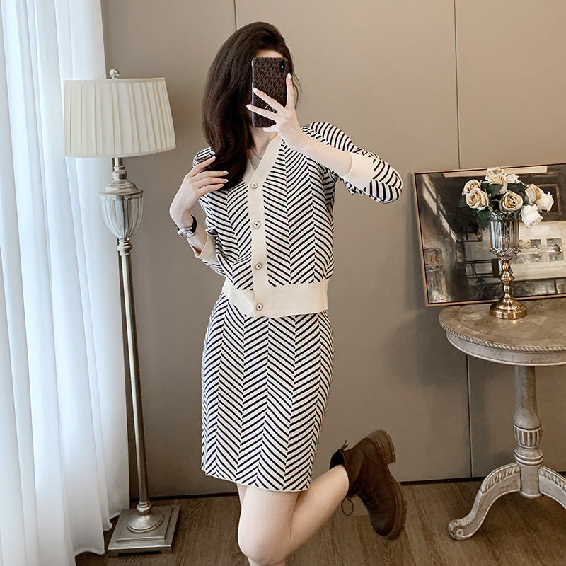 Paris Style Casual Suit, Cardigan & Skirt Two-Piece Set, Ivory & Navy Herringbone Pattern Knit Outfit F/W